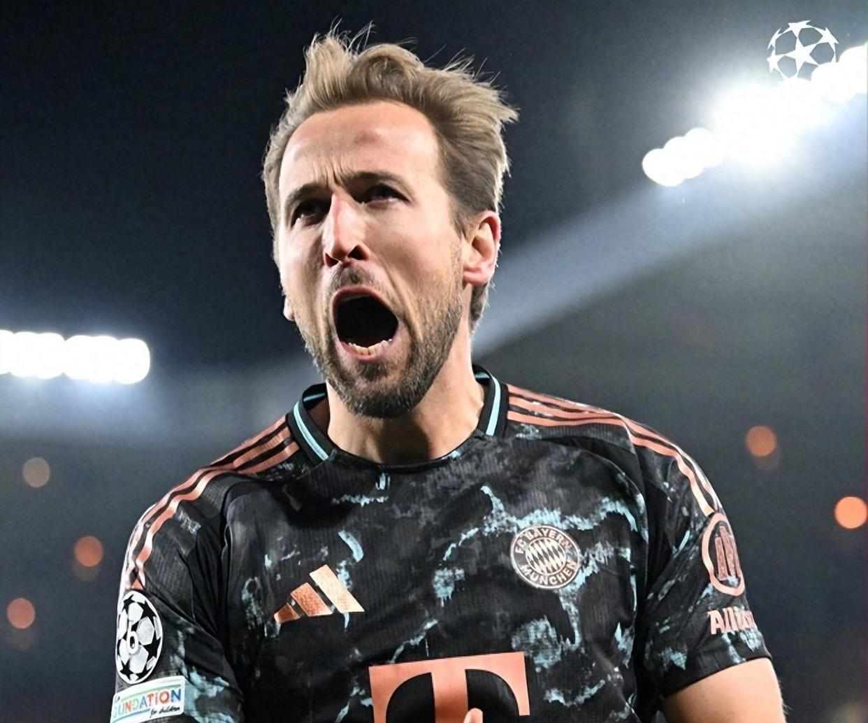 包含拜仁再度上演帽子戏法，利物浦后防线成筛子！的词条