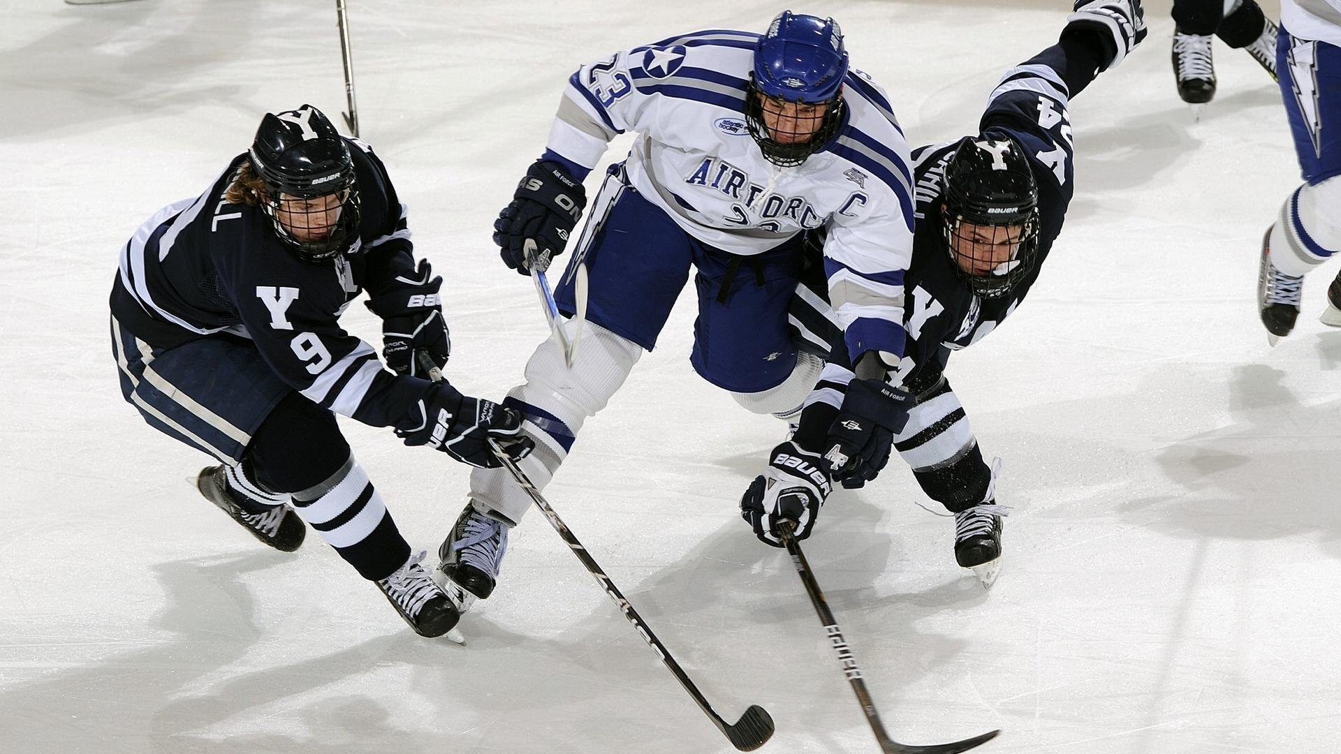 哈兰德在DWG比赛中挺进下一轮，绝杀引发热议！